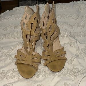 Elegant Tan Women's Sandals